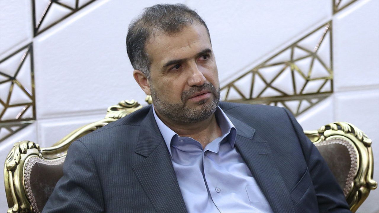 برخی افراد باید از تیم اقتصادی دولت حذف شوند