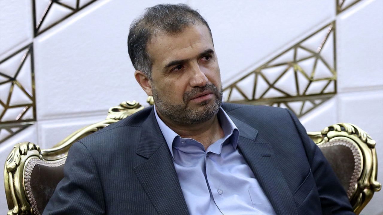 برخی افراد باید از تیم اقتصادی دولت حذف شوند