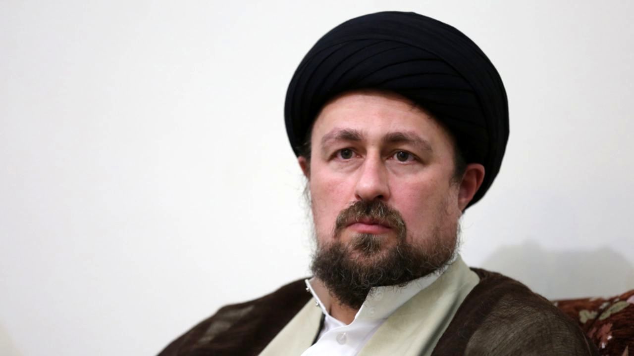 حرکت اولیه انقلاب در جهت فقرزدایی و محرومیت زدایی است/ امام پرچم سر خم نکردن در مقابل زیاده خواهی و ذلت است/ باید مراقب باشیم مراسم سالگرد امام هیچ تجملی در خود نداشته باشد