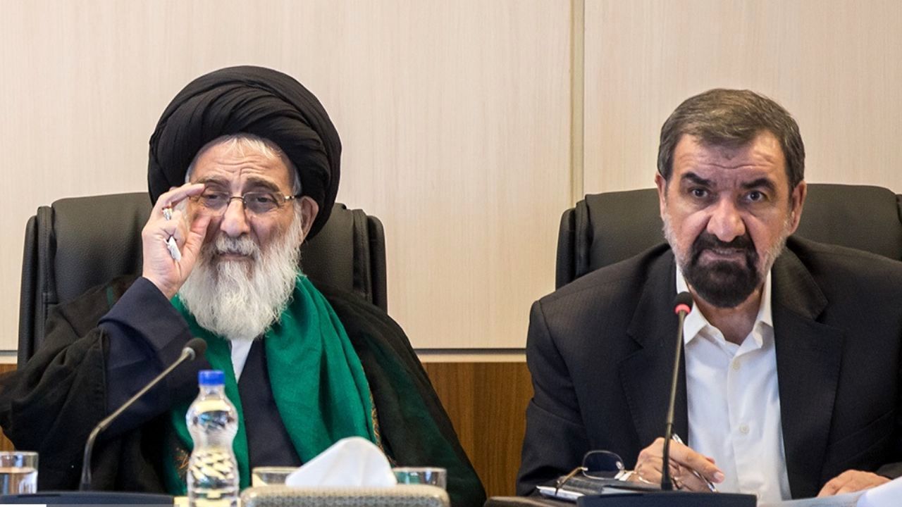 سران قوا  باز هم غایبان بزرگ صحن عمومی مجمع بودند/ چهره هاشمی‌شاهرودی مورد توجه عکاسان/ صحبت‌های درِ گوشی قالیباف با رحمانی‌فضلی