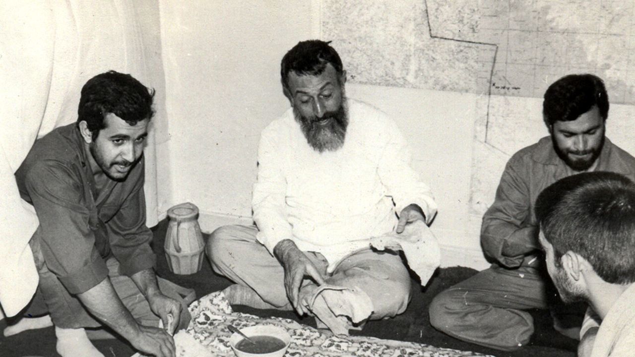 ماجرای دیدار شهید بهشتی با رزمندگان در اوج بمباران دشمن