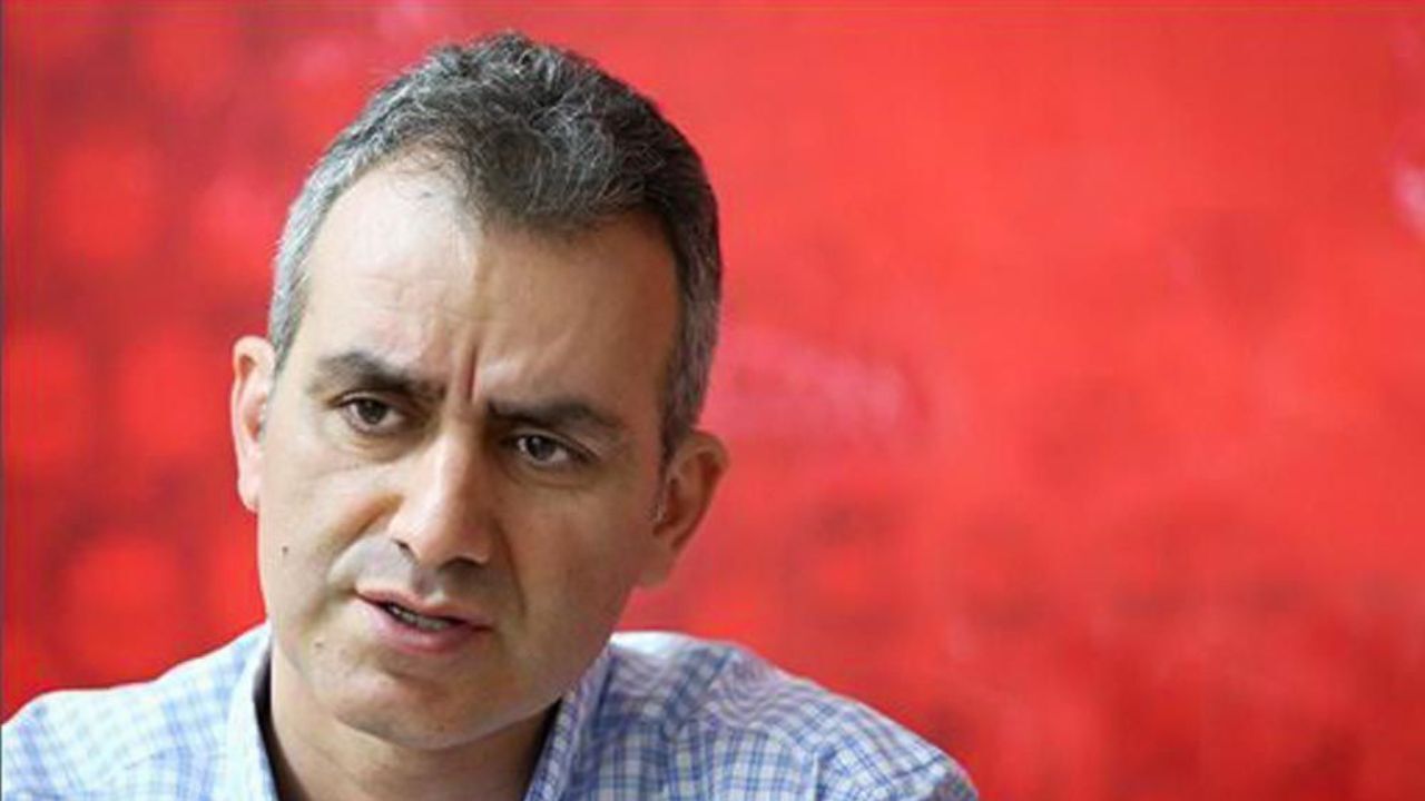 رییس تئاترشهر مدیر امور بین‌الملل تئاتر می‌ماند