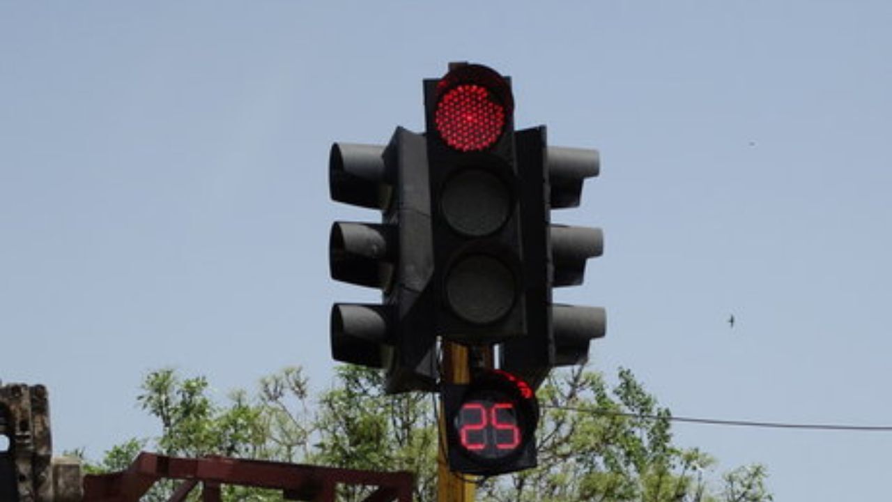 توضیح پلیس درباره قطعی برق چراغ‌های راهنمایی و رانندگی پایتخت