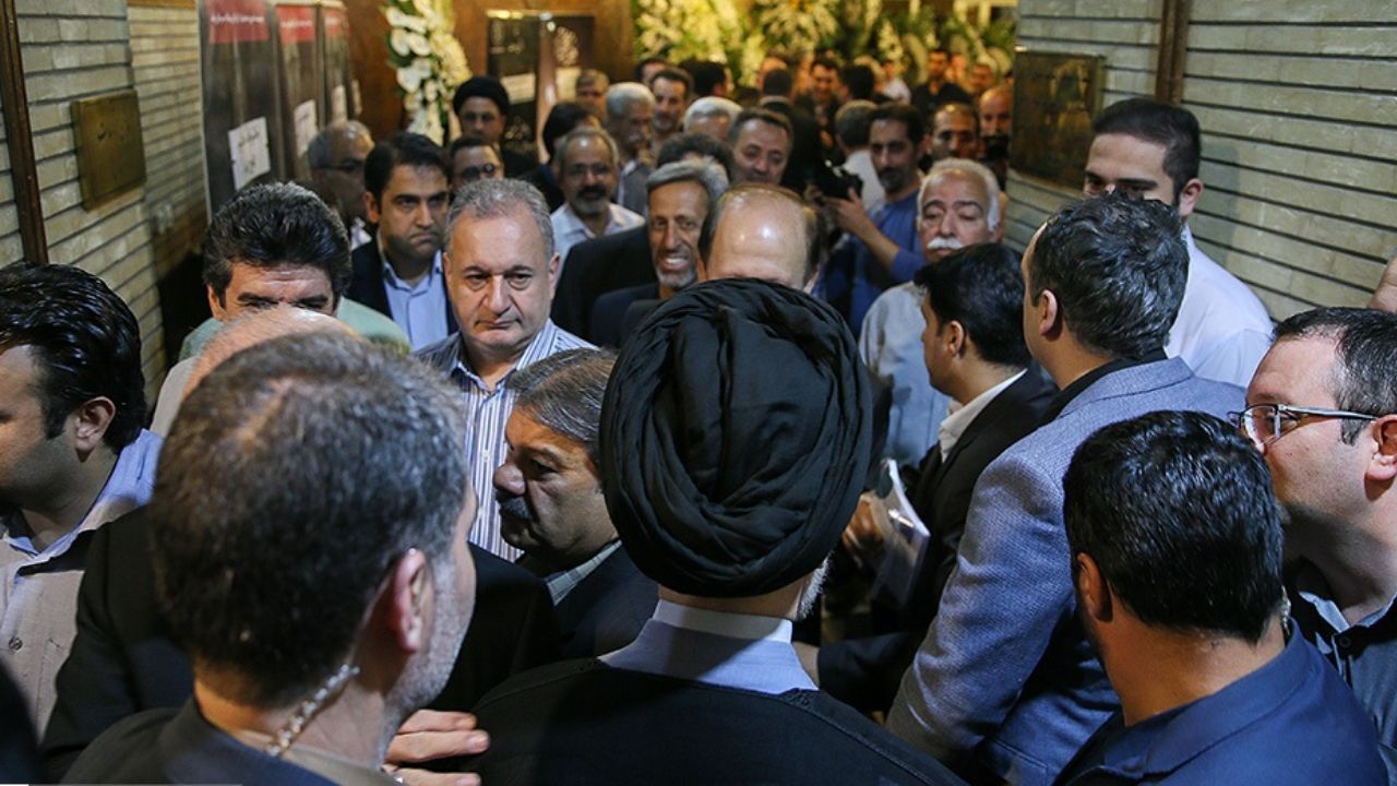 یک بام و دو هوا