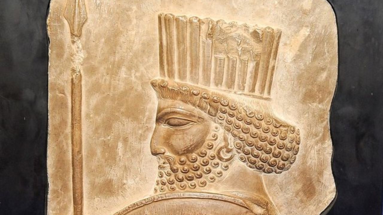 هنر روز، سرباز هخامنشی