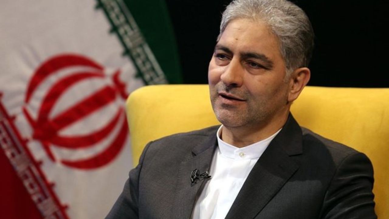مردم و مسئولان در شرایط اقتصادی کنونی مقاوم باشند