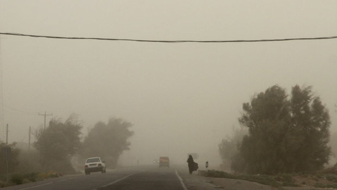 وزش باد شدید در شمال سیستان وبلوچستان/ دریای عمان مواج است