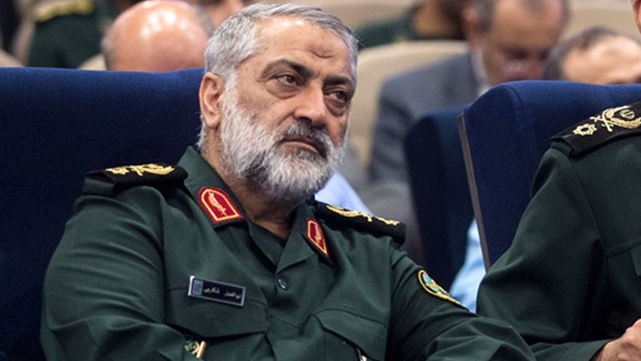 سپاه به مسائل سیاسی ورود پیدا نکرده است/ بعضی سیاسیون می‌خواهند گردن مردم را مقابل دشمنان کج کنند
