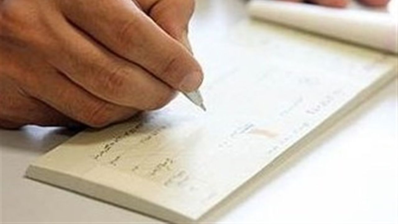جزای نقدی در انتظار کسانی که متقلبانه دسته چک می‌گیرند