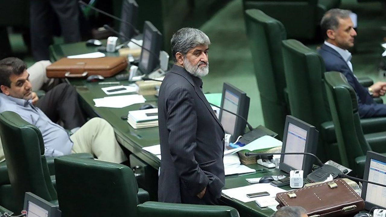 احمدی نژاد هیزم فتنه را فراهم کرد/ 7 سال حصر برای محصوران کافی است/ ادامه حصر غیرقانونی است