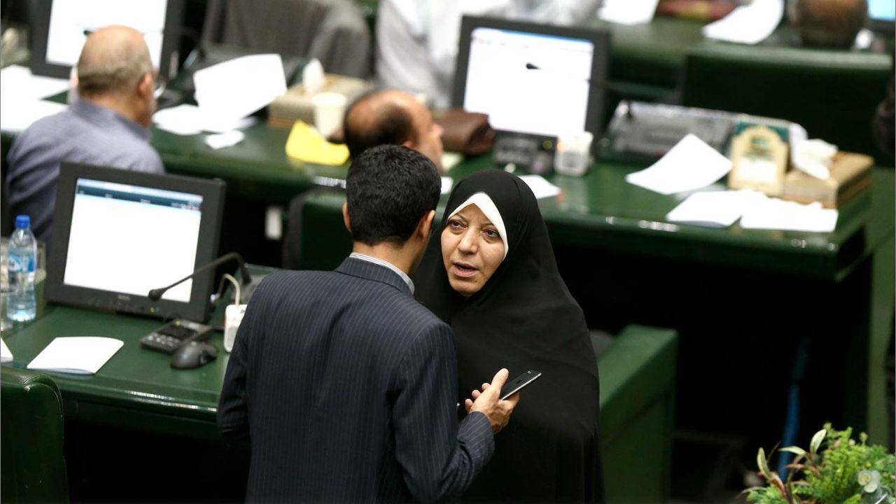 لابی کردن بدون منفعت‌طلبی اشکالی ندارد/ بسیاری از مباحث در جلسه استیضاح ربیعی استناد قانونی نداشت/ متهم کردن مسئولان توسط یکدیگر بسیار خطرناک است