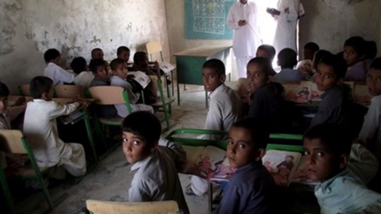 مدارس حتی به سرویس بهداشتی مجهز نیستند