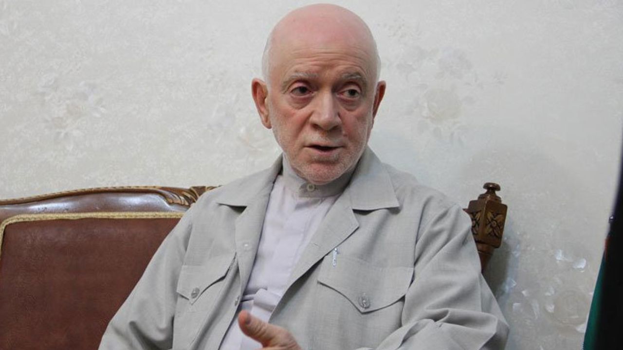 مردم منتظر برخورد جدی با مفسدین هستند/ ترامپ به عکس یادگاری با ایران نیاز دارد