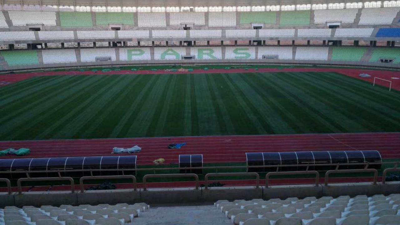 وضعیت چمن ورزشگاه پارس شیراز 16 ماه پس از افتتاح+ تصاویر