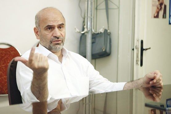 دست‌هایی در کار است که روحانی با ما روبه‌رو نشود