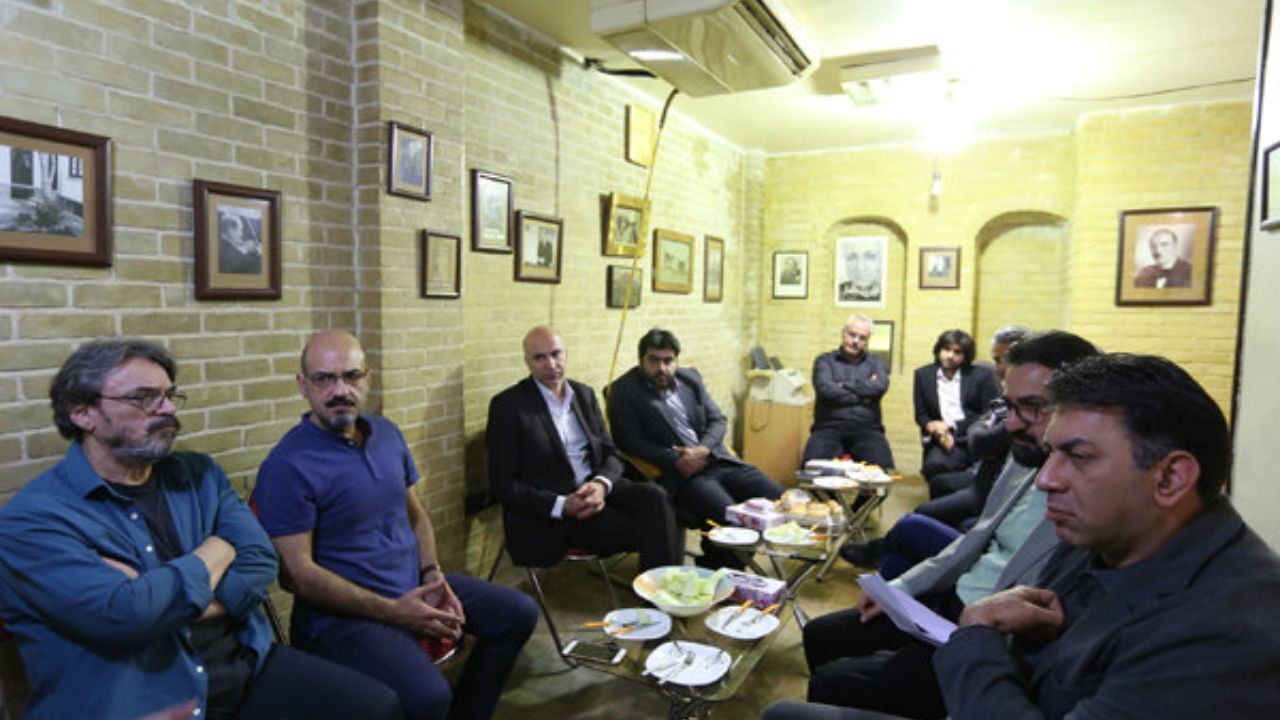 بازدید هنرمندان و مدیران ارشاد از موزه «صبا» در غیاب خبرنگاران