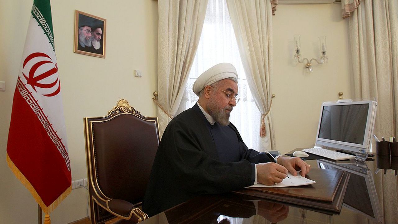 ولی‌الله سیف به عنوان «مشاور رئیس جمهور در امور پولی و بانکی» منصوب شد
