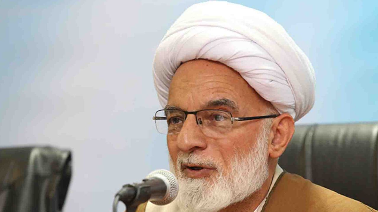  افرادی که جناح‌بازی می‌کنند در دنیا و آخرت خیر نمی‌بینند/ همسویی و وحدت نظر برای همه تکلیف است/ دامن زدن به جنگ روانی؛ ظلم به دیروز، امروز و آینده کشور است