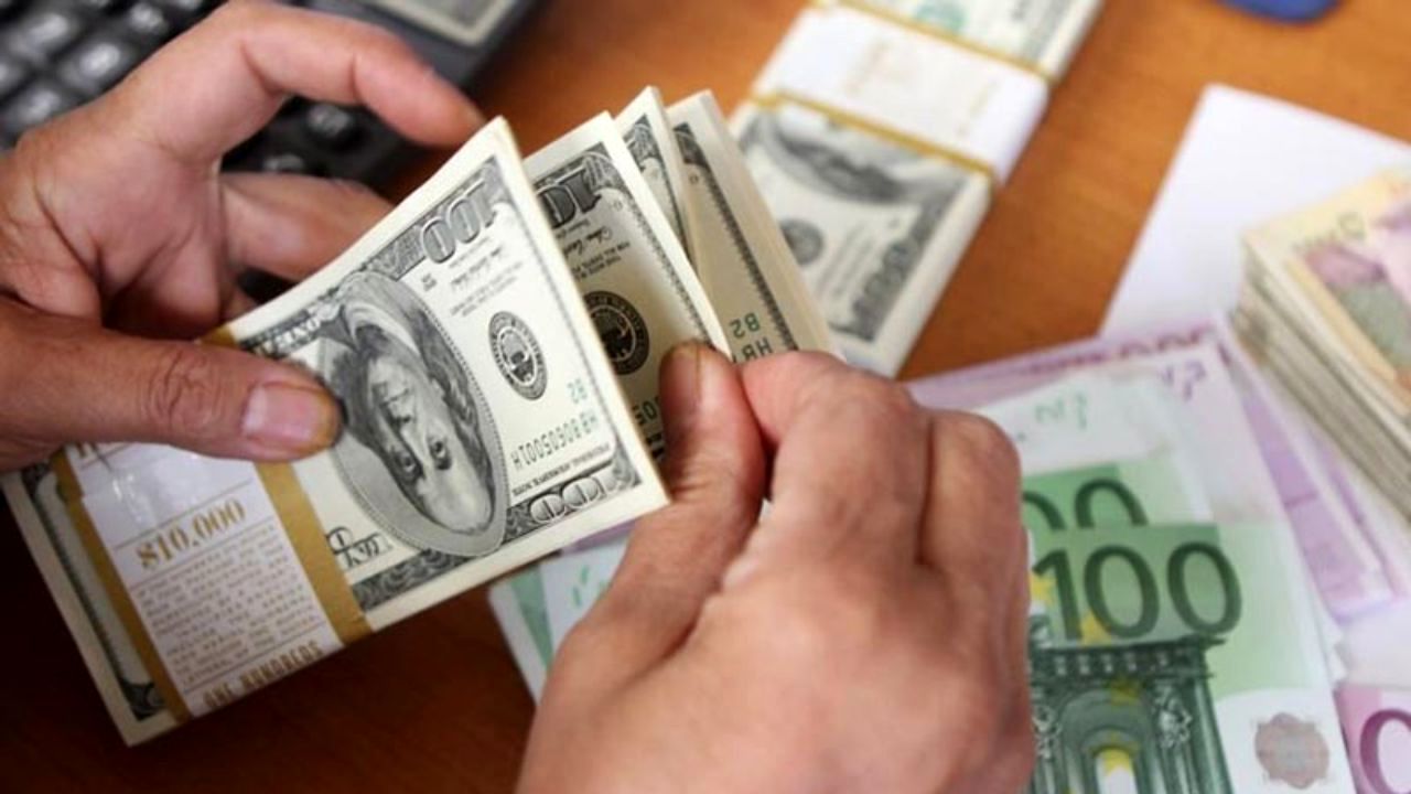 دلایل کاهش نرخ دلار از نگاه یک عضو کمیسیون برنامه و بودجه