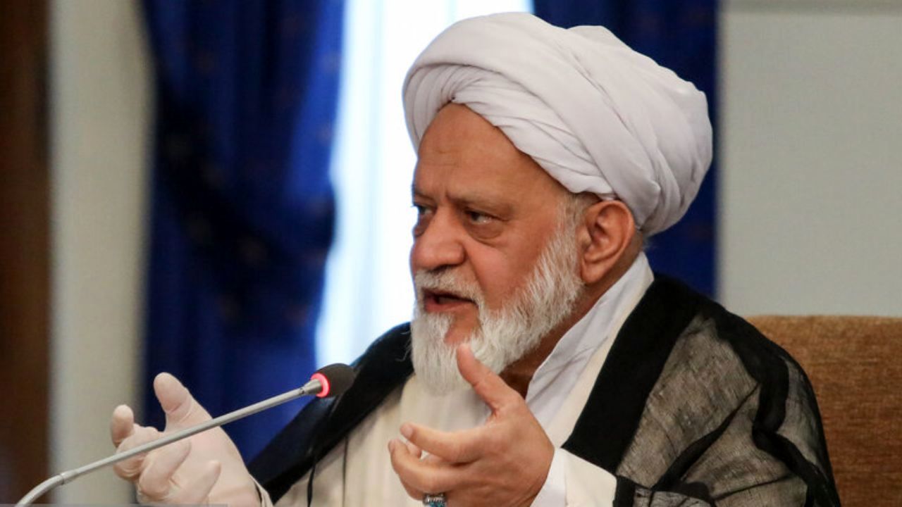 بودجه نفتی باید متوقف شود/ حذف هزینه‌های اضافی دولت