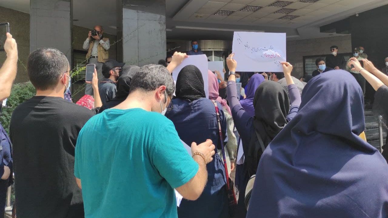 مرگ دو روزنامه‌نگار نشانه‌ای‌ از کار ارزان و بدون بیمه‌ بسیاری از کارگران است