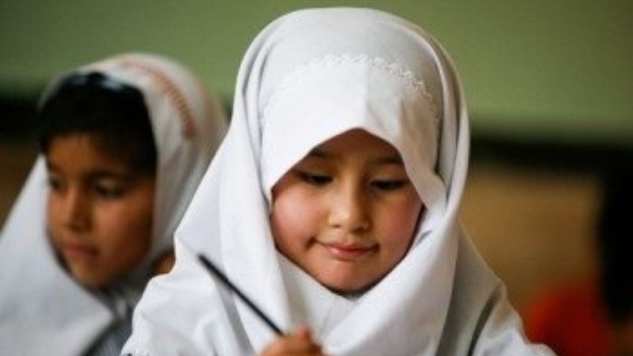 تحصیل برای دانش‌آموزان اتباع خارجی در ایران رایگان است / سازمان‌های بین‌المللی حمایت بیشتری از دانش‌آموزان اتباع کنند