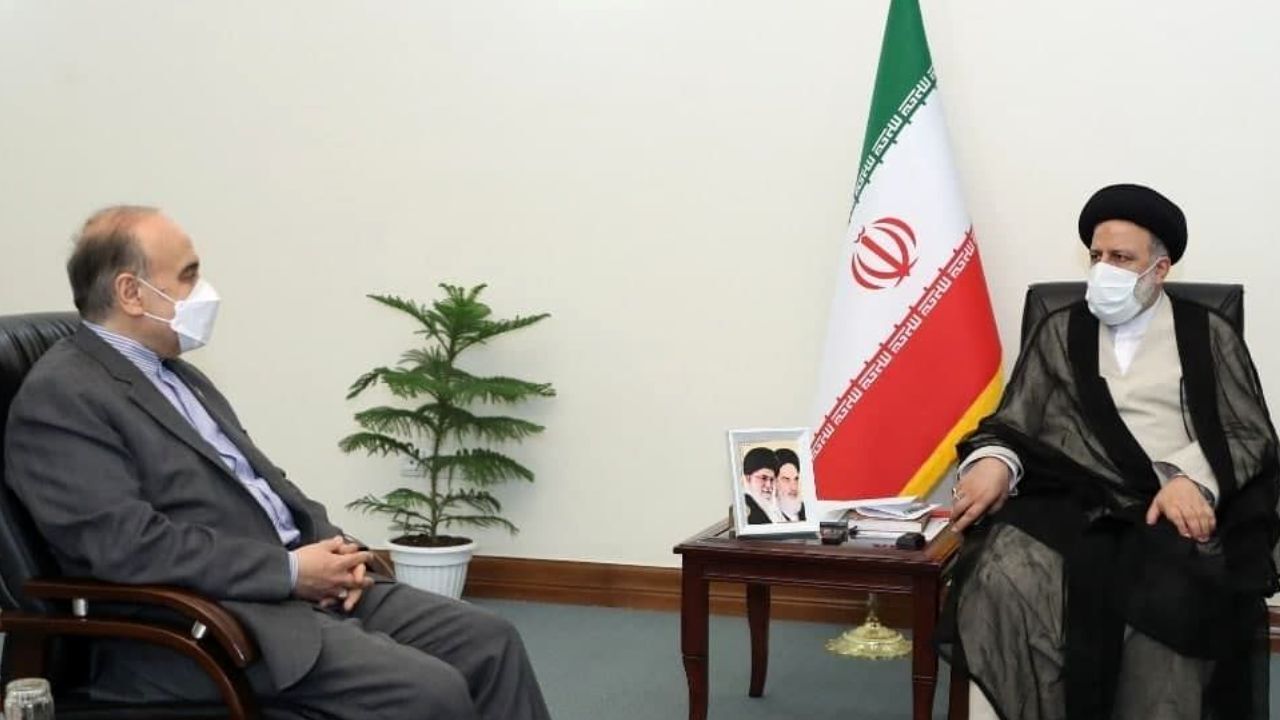 رئیسی با وزیر ورزش و جوانان دیدار کرد / رئیسی: باید به جوانان میدان داد