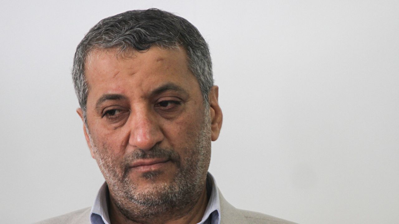 مردم حس می‌کنند دغدغه اصلاح‌طلبان تنها بقای خودشان است / احزاب در ایران جدی گرفته نمی‌شوند تا بتوانند حاکمیت را نقد کنند/ فعال سیاسی نباید به دلیل نقد کردن به زندان بیفتد