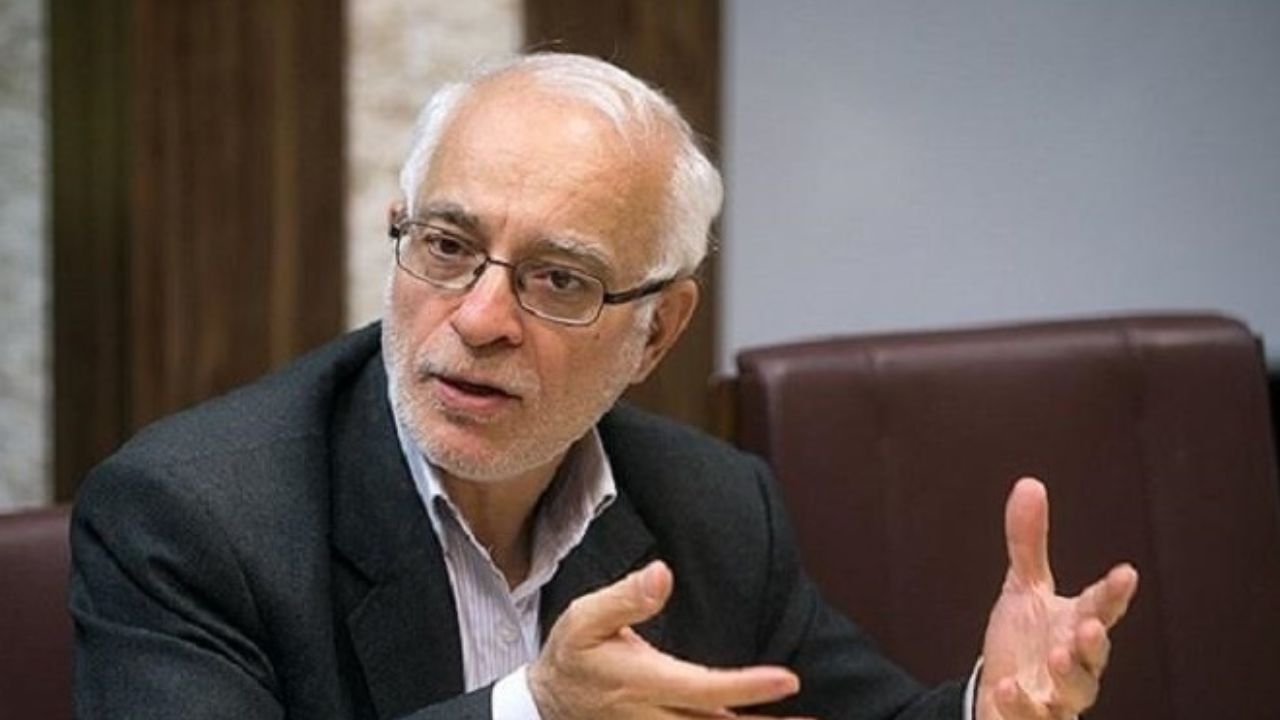 بهشتی پور: برجام بزرگترین دستاورد دیپلماتیک بعد از جنگ جهانی دوم بوده/ مخالفان داخلی اصرار دارند بگویند ایران تحت فصل هفتم مانده/ برجام سندی بود که نظام جمهوری اسلامی ایران بر سر آن به توافق رسید، نه لزوما دولت روحانی/ این تلقی که با افزایش توان هسته‌ای آ