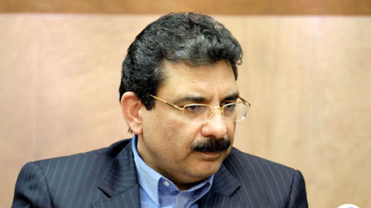 نفوذ یک تکنوکرات در جریان انقلاب / مازیار حسینی با حمایت طیفی خاص سودای تصاحب بهشت را در سر دارد