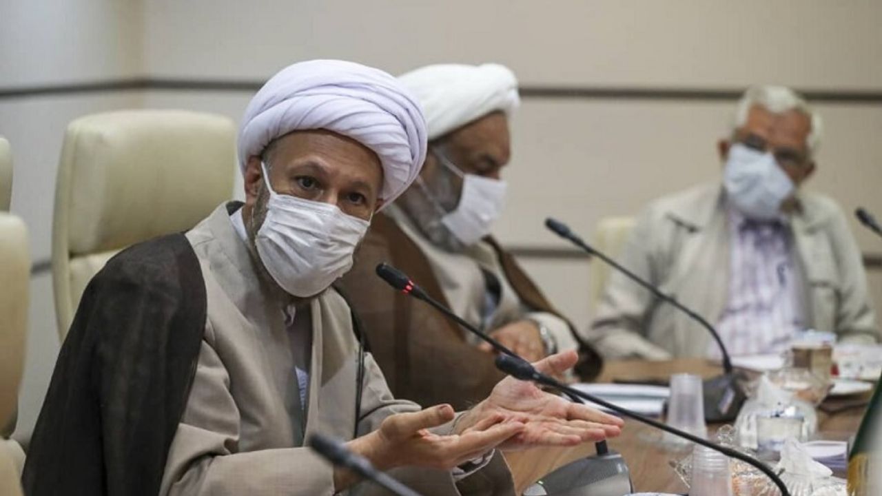 اختلاس از سگ‌گردانی بدتر است، اما آن پنهان و این آشکار!