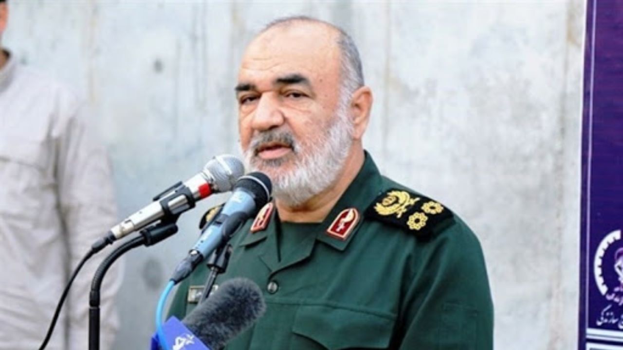 تک تک آحاد ملت برای مهار کرونا مسئول هستند / نگرانی امنیتی در مرزها نداریم / بر دشمنان مشرف هستیم / همه امکانات سپاه را برای مهار کرونا پای کار آورده‌ایم
