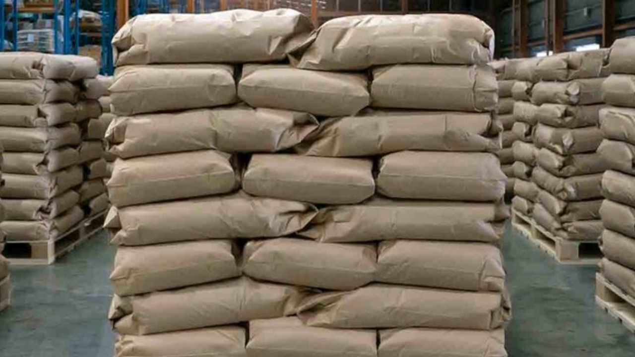 عدم نظارت جدی بر بازار تولید و عرضه مصالح ساختمانی و قاچاق علت گرانی سیمان است