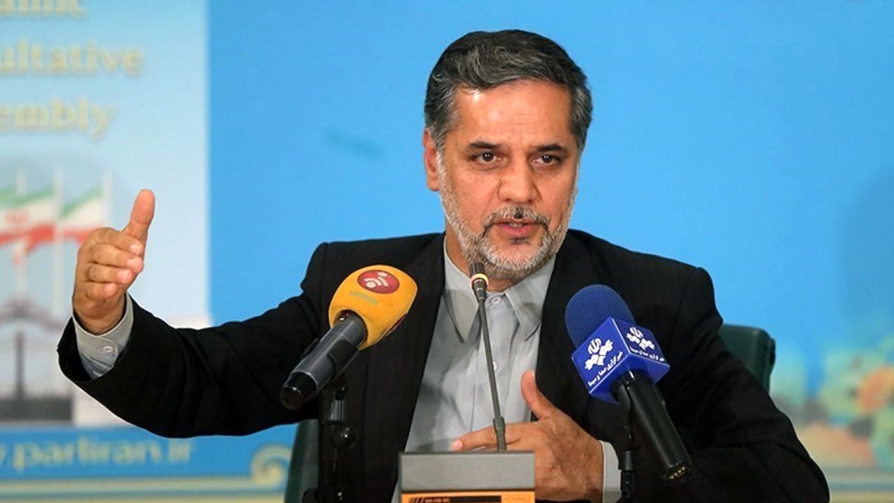 بعید می‌دانم که لاریجانی بخواهد در مجموعه اصلاح طلبان قرار بگیرد / به زودی شاهد جناح‌بندی‌های تازه‌ای از نیروهای سیاسی کشور خواهیم بود