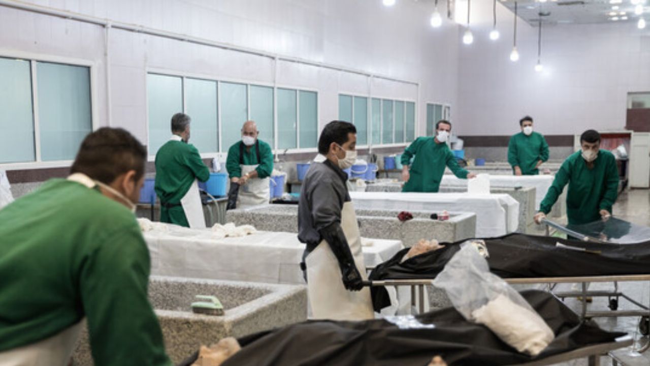 شمار جانباختگان کرونایی در تهران 2.5 برابر شده است / حتی در 8 سال دفاع مقدس هم چنین چیزی ندیده بودیم