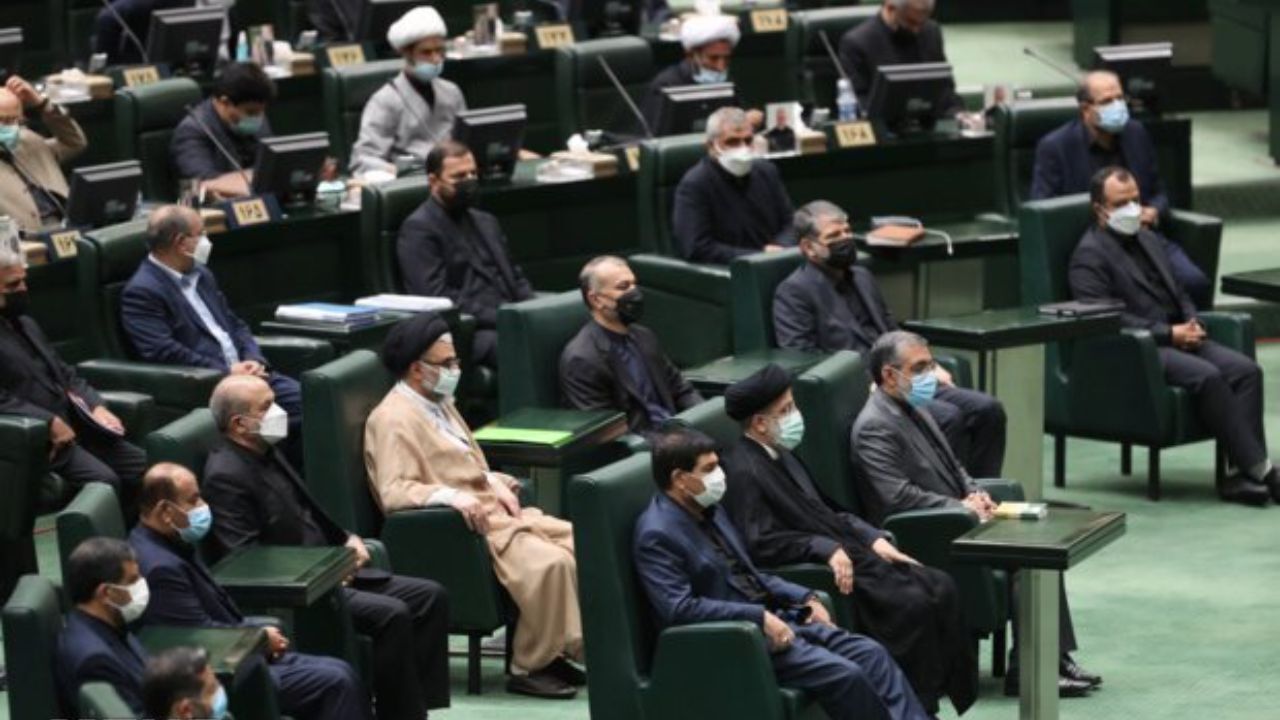 محمودزاده: تیم اقتصادی معرفی شده مخالف پیوستن به FATF هستند / با این تیم که فقط از دوستان نزدیک خود انتخاب کرده‌اید نمی‌توانید به جنگ مشکلات اقتصادی بروید / محمدیاری: چرا حضور زنان در کابینه شما مشهود نیست؟ / میرتاج‌الدینی: نباید در اینجا سیاه‌نمایی کنید 