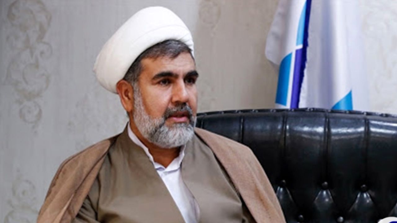 استقبال از وزرای پیشنهادی خلاف شأن مجلس است