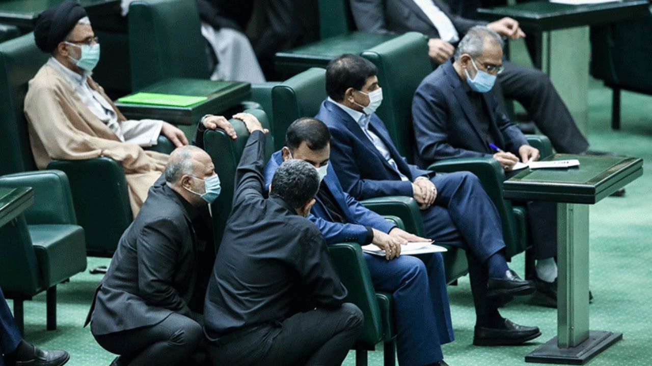 بررسی صلاحیت وزیر پیشنهادی نفت صحن مجلس را غیر علنی کرد