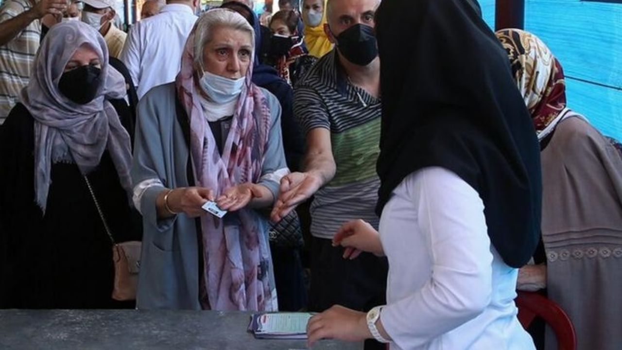 قطعی شبکه اینترنتی وزارت بهداشت توسط مخابرات تهران/ اختلال در کار مراکز واکسیناسیون