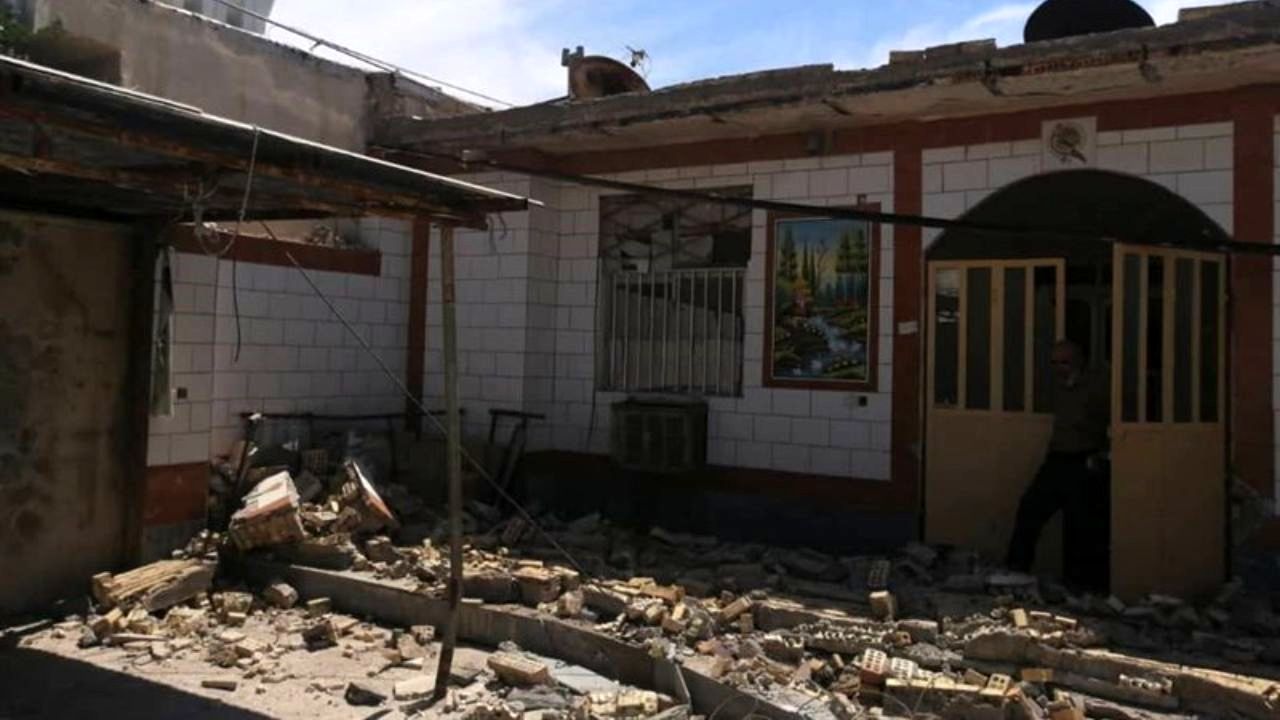هلال احمر: زلزله 5.2 ریشتری در گناوه چهار مصدوم بر جای گذاشت