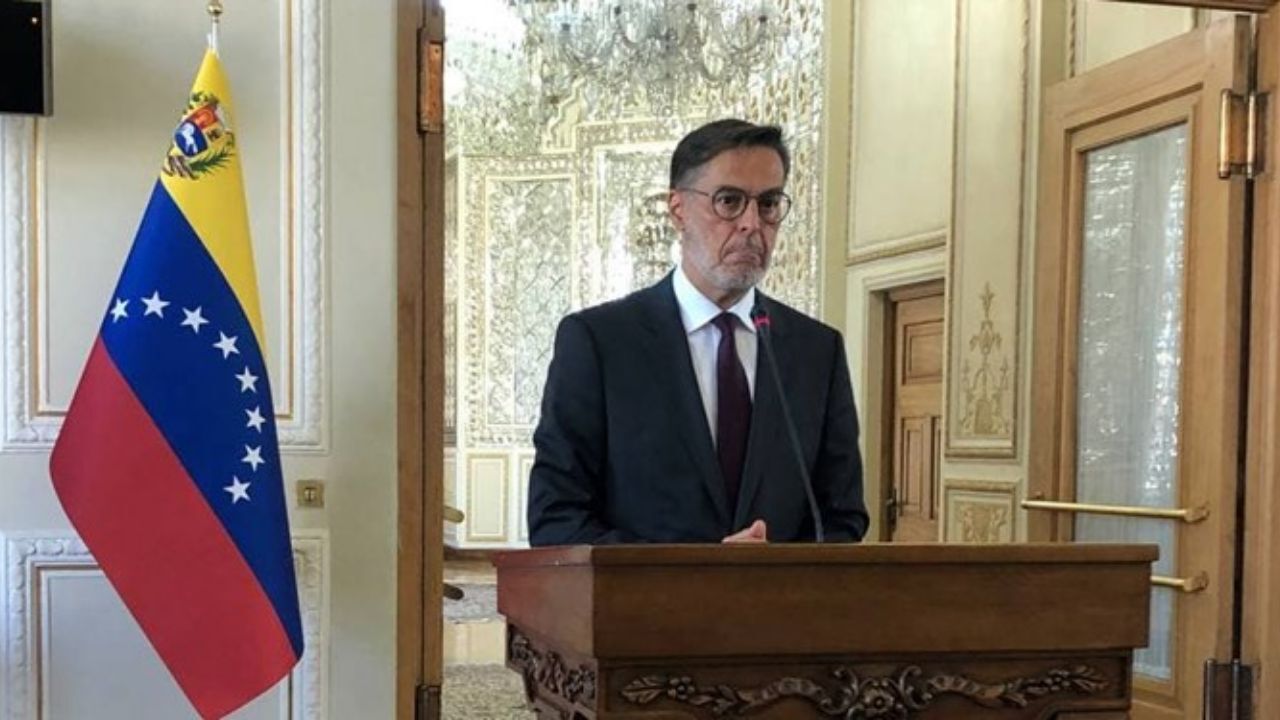 روابط ایران و ونزوئلا راهبردی است/باعث افتخار است که در تهران حضور دارم/ گویی در منزل خودمان هستیم/مفتخر هستم که صبح امروز آقای رئیسی من را به حضور پذیرفت