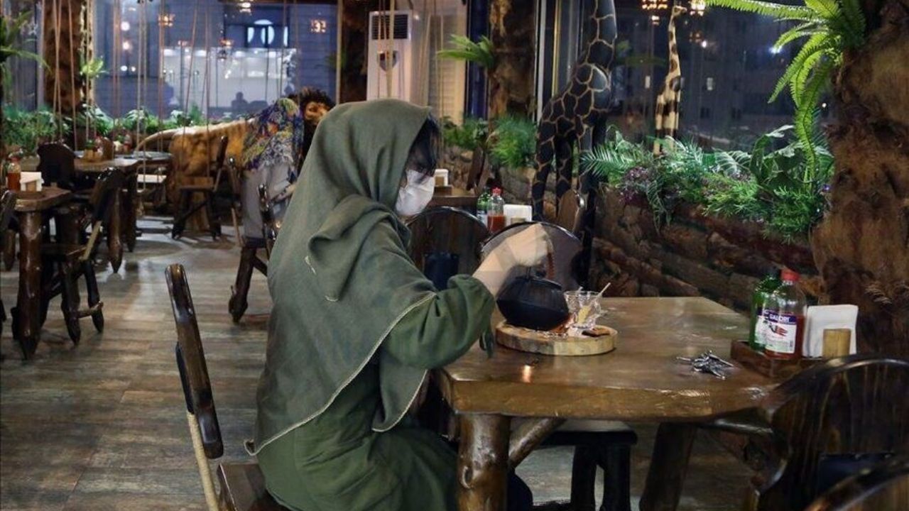 گرانی موجب حذف رستوران، مسافرت، سینما از سبد خانوار شده