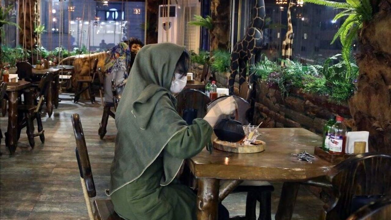 گرانی موجب حذف رستوران، مسافرت، سینما از سبد خانوار شده