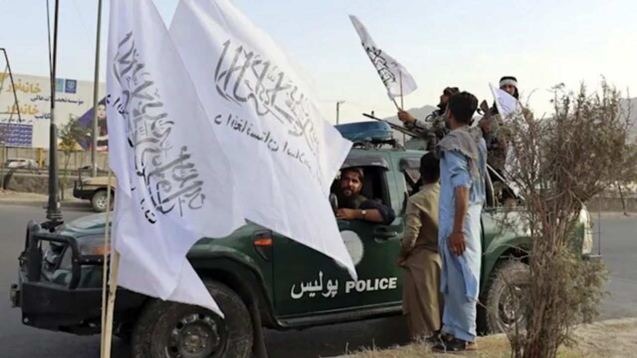 عکس| طالبان در تهران ارتش جان بر کف دارد!