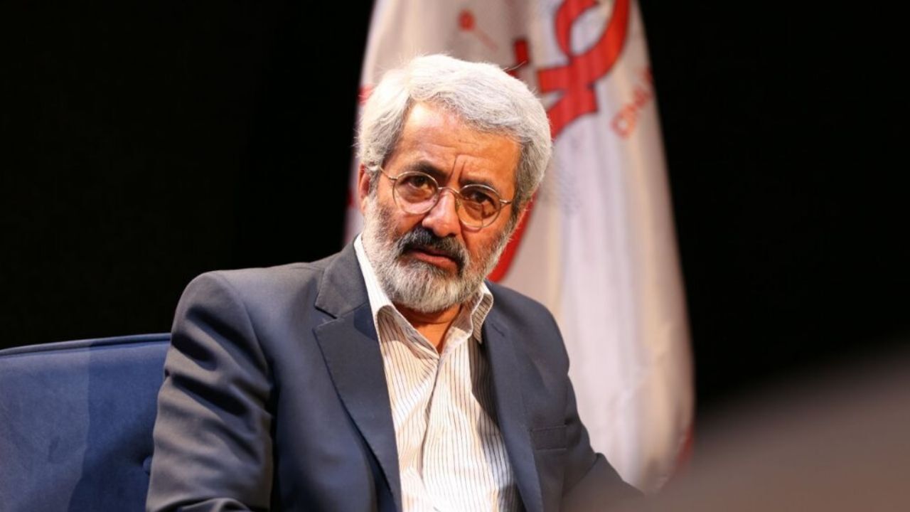 هاشمی تفکر خاصی داشت که برای آن تفکر، قانون را دور می‌زد/برخی مدیران مزایای دولتی به دانشگاه آزاد دادند و ما به ازای آن دکترا گرفتند/چگونه است که آقای روحانی از انگلیس دکترا گرفته باشد، اما اصلاً نمی‌تواند انگلیسی صحبت کند