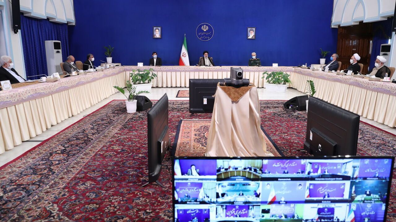 واکسیناسیون دانش‌آموزان و دانشجویان با جدیت دنبال شود/ لزوم همکاری وزارتخانه‌های بهداشت، آموزش و پرورش و علوم برای بازگشایی مدارس و دانشگاه‌ها از اوایل آذر