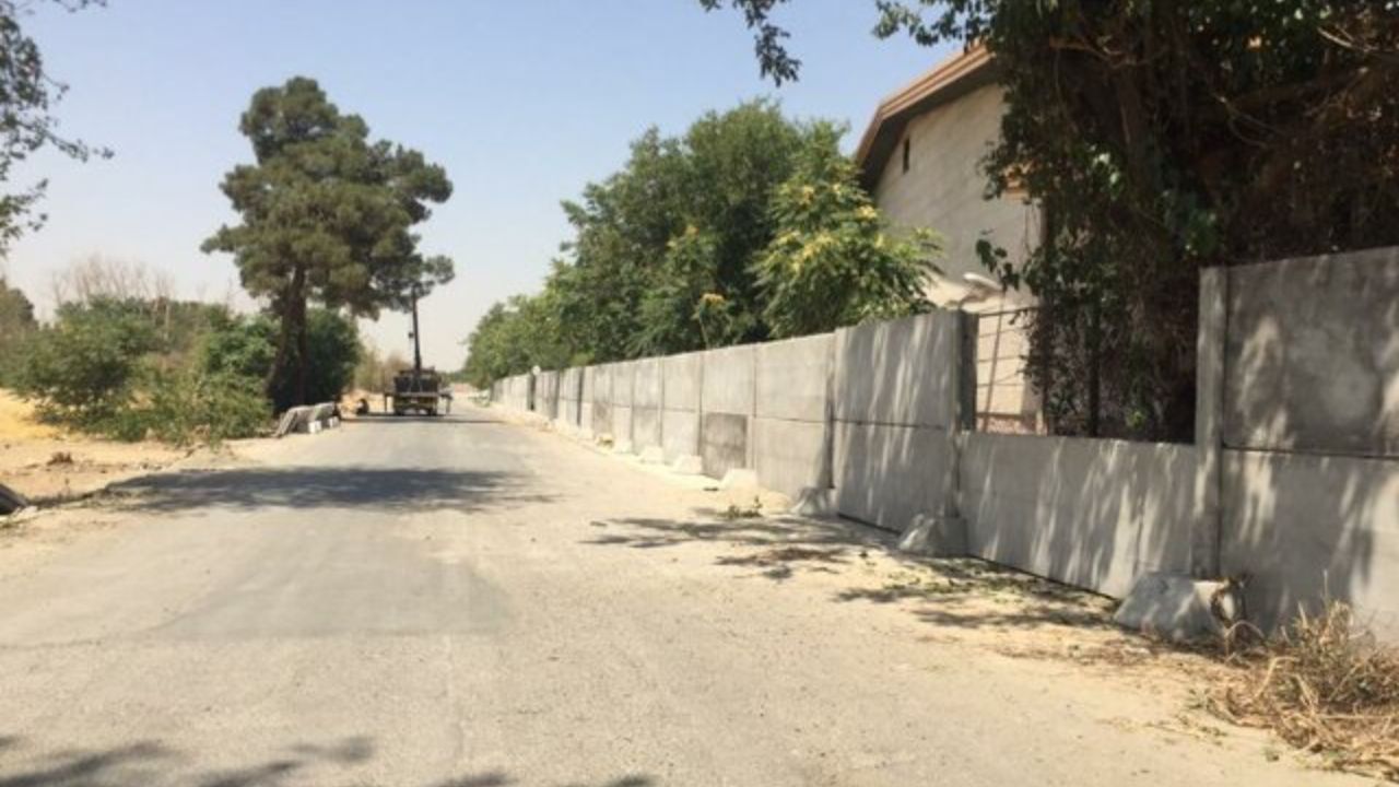 بخشی از اراضی پادگان جی دیوار کشی شد