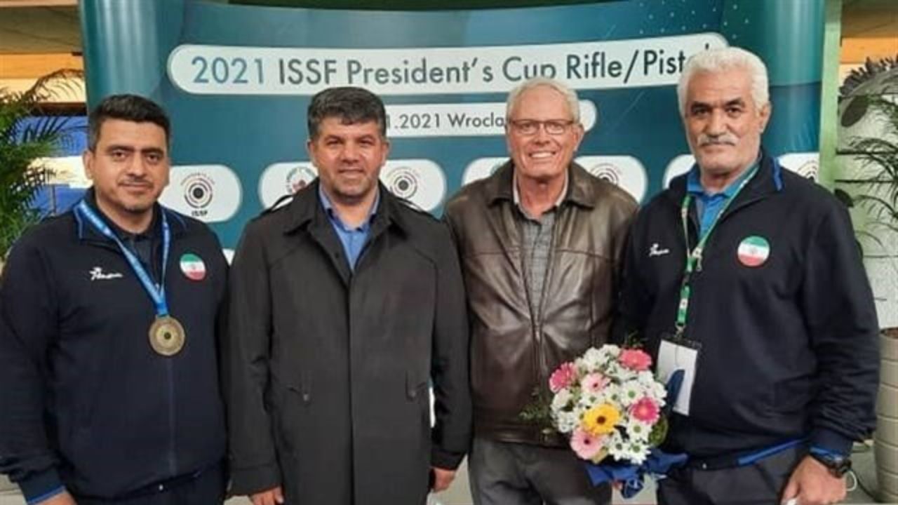 سفر دادگر به لهستان چه ضرورتی داشت؟