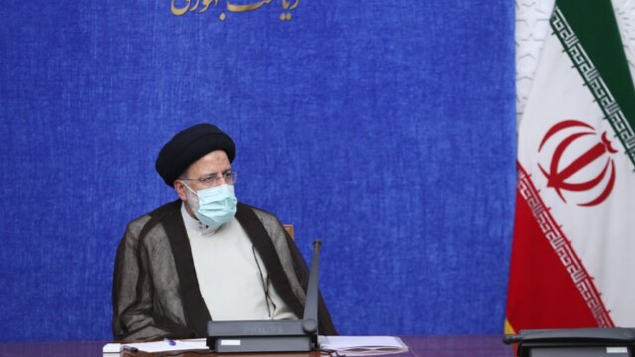 پرداخت حقوق به افراد از محل خزانه نباید محرمانه تلقی شود/ مکلف به اجرای عدالت در نظام پرداخت حقوق هستیم/ همه باید حریم آزادی رسانه‌ها را پاس بداریم؛ به شرطی که از این حق در چارچوب قانون استفاده شود