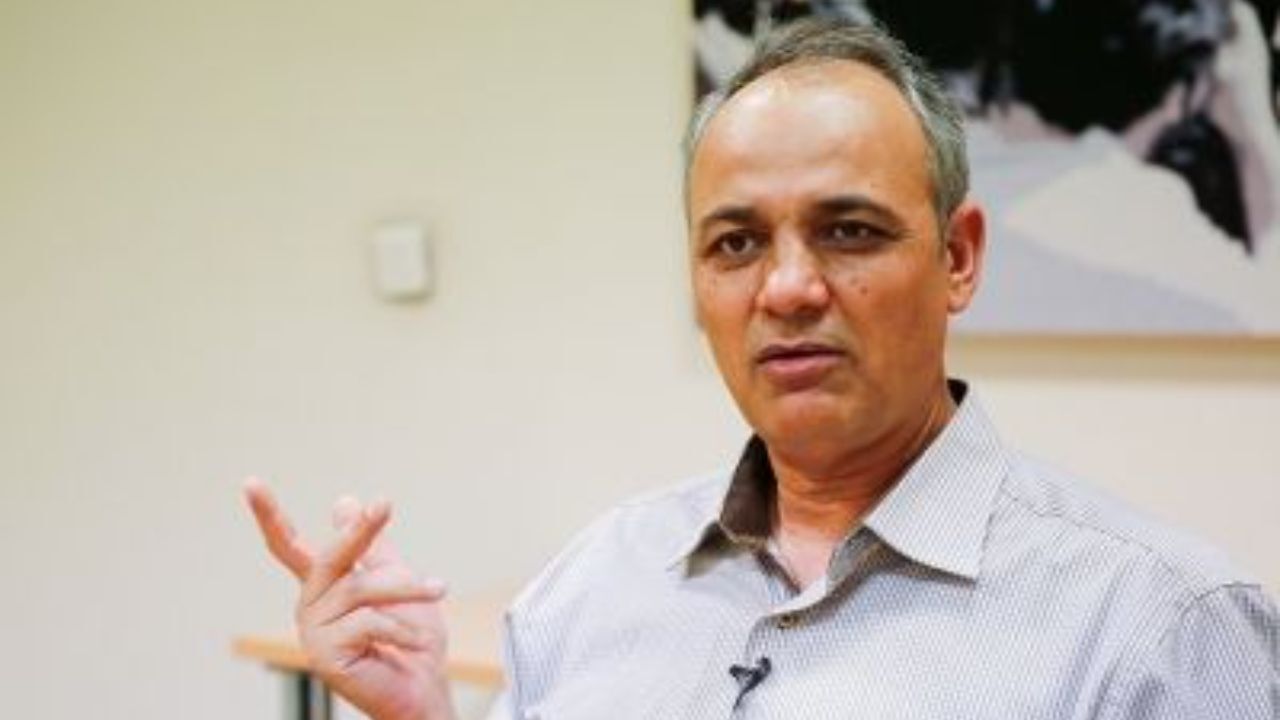 اگر به زبان زور می‌توانی "حقت" را بگیری برای چه چهار سال آزگار تعلل کردی؟